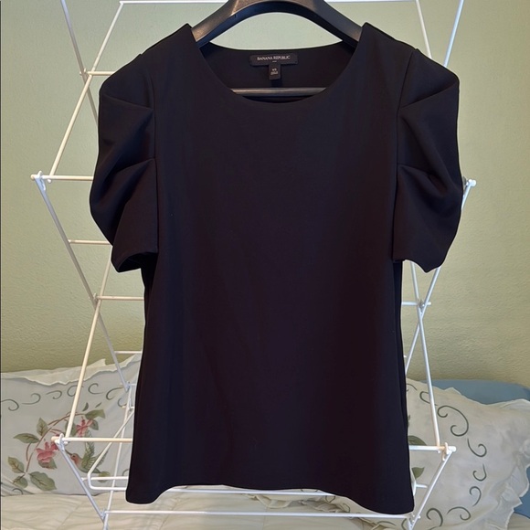 Banana Republic Tops - Black Short Sleeve Blouse Banana Republic size XS (A12)